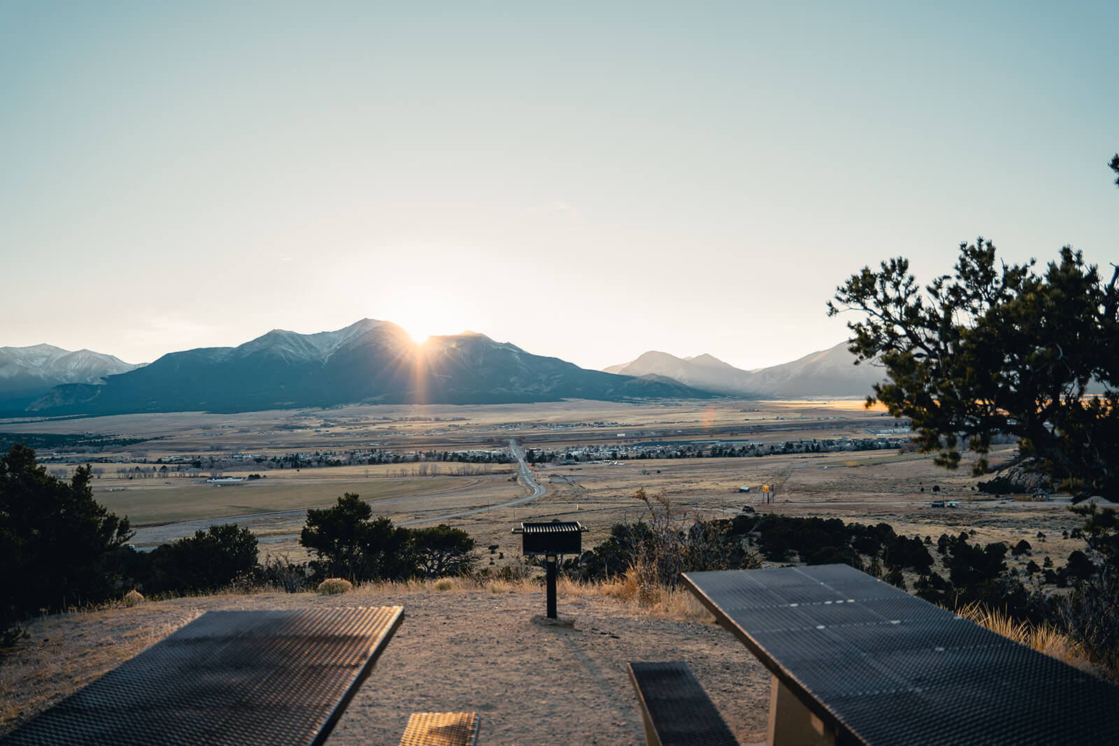 Engagement photography by Motus Weddings