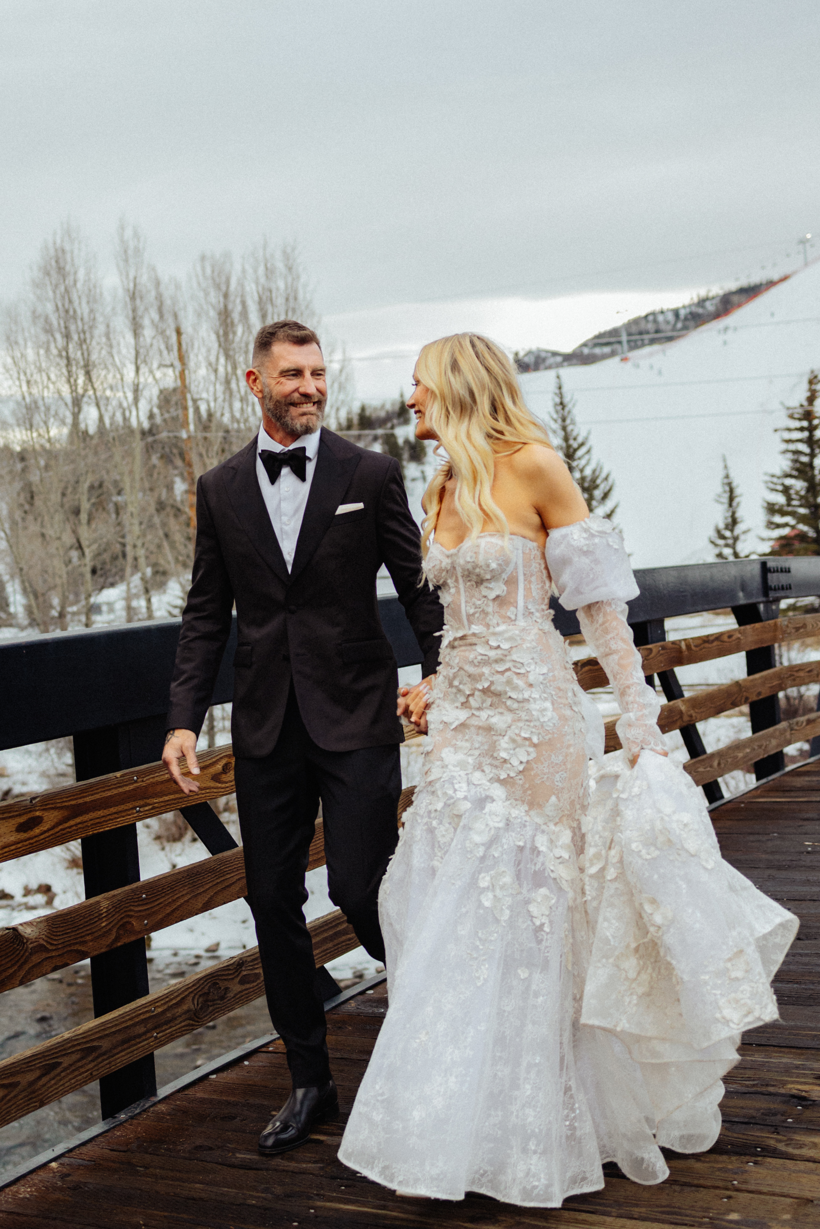 Heather and Dallas — Steamboat Springs courthouse elopement